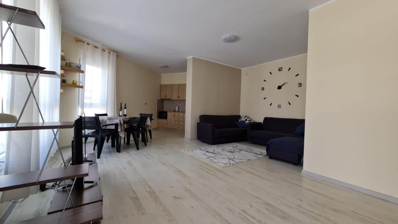 Apartment In Qerret 골렘 외부 사진